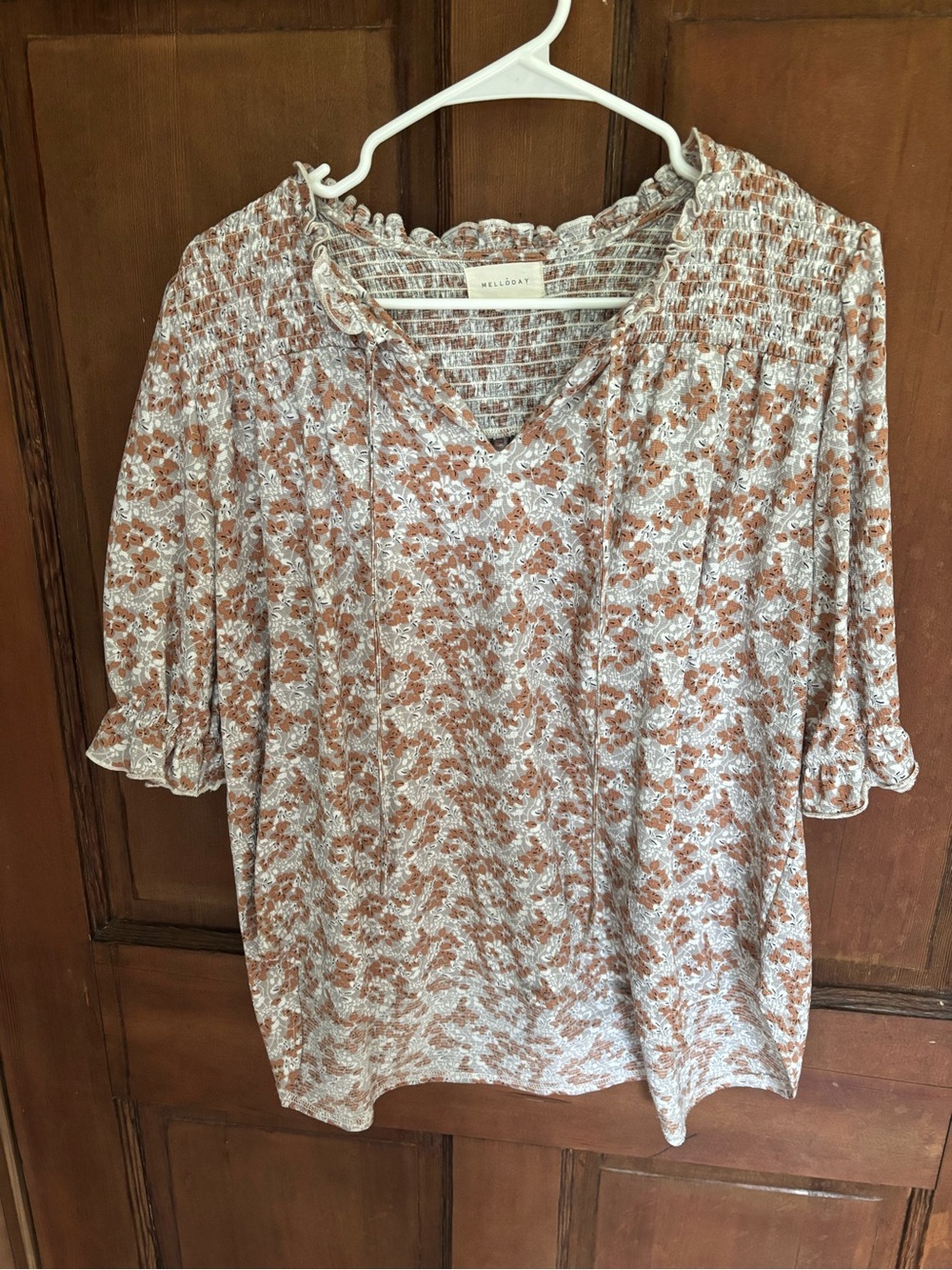 MELLODAY Rust and White Floral Smocked Neck Blouse